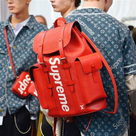 lv x supreme portafoglio|supreme x gq.